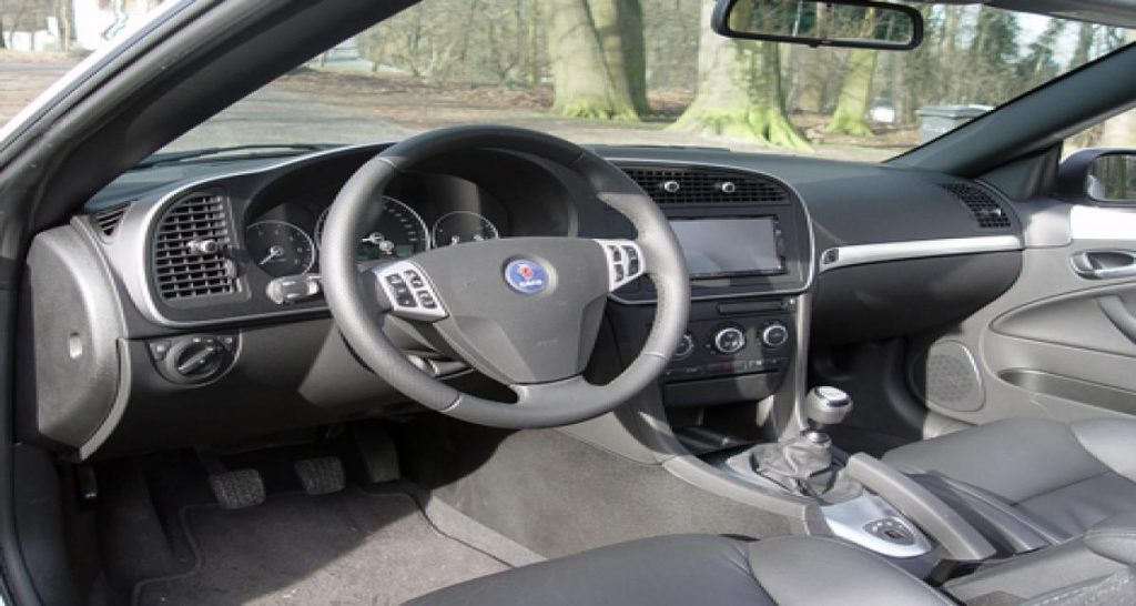 Essai Saab 9-3 1.8t BioPower : vie à bord (2/4)