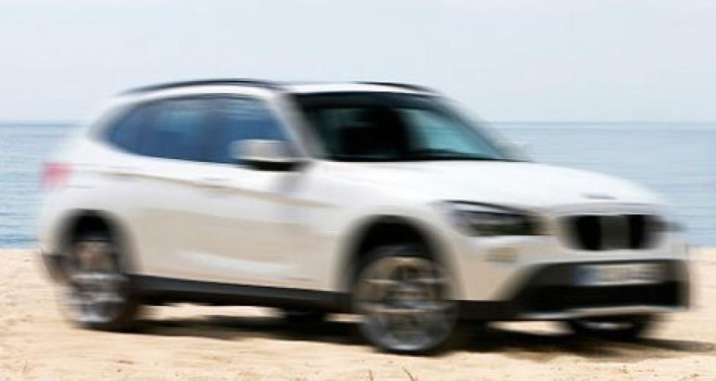 Encore un teaser de la BMW X1