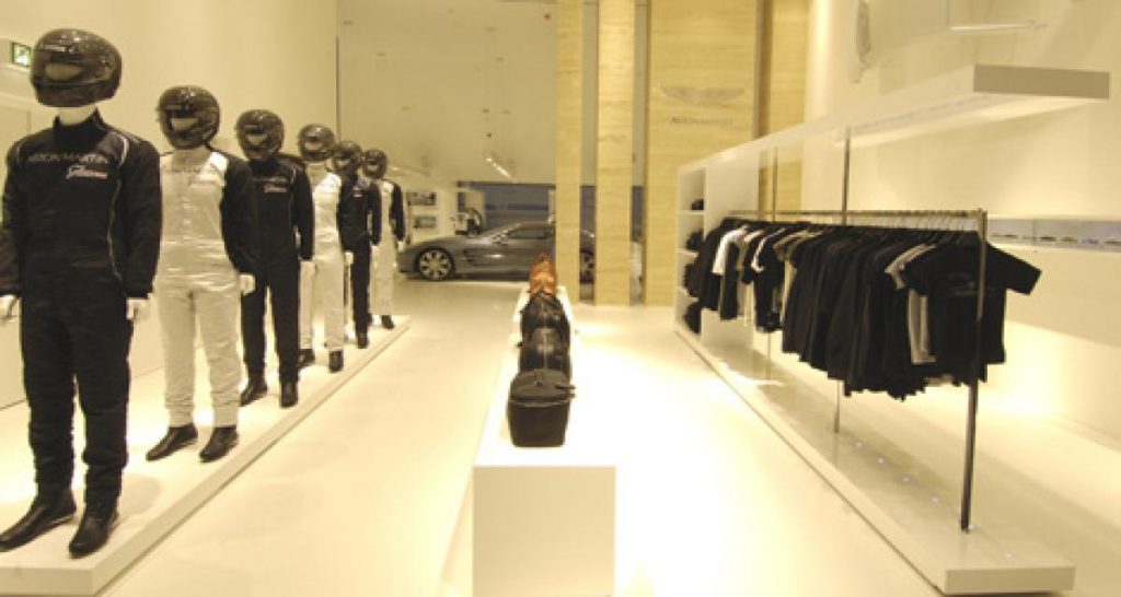 Aston Martin ouvre aussi sa boutique sur le ‘ring.