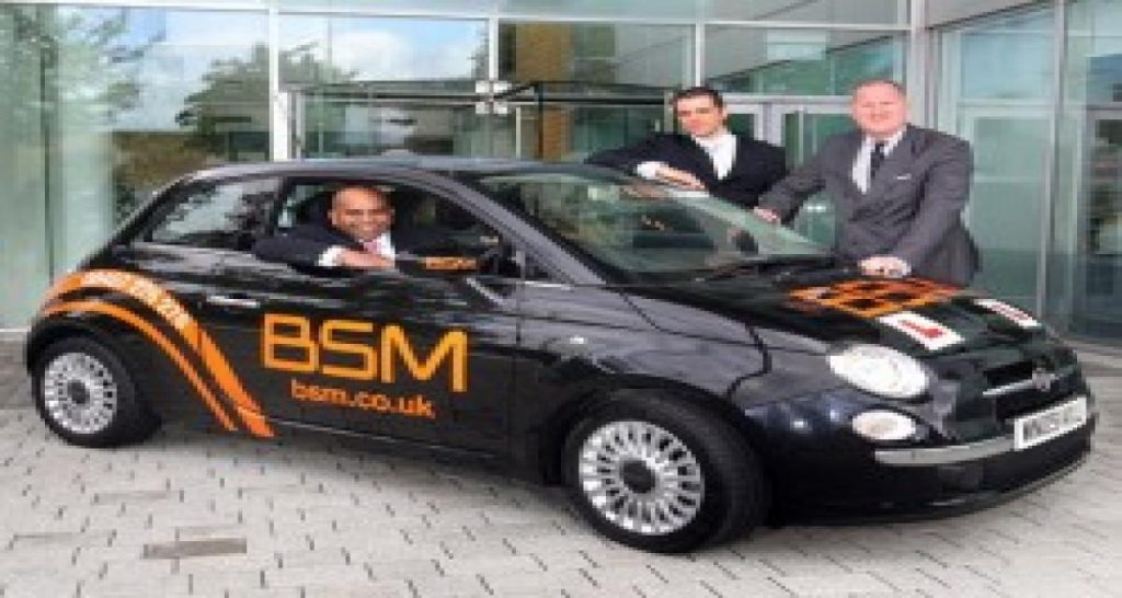 La Fiat 500 version auto-école outre Manche