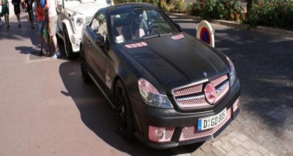 Une Mercedes SL 63 AMG très Tagada…