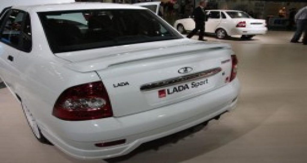 Lada présente la Priora Sport à Moscou