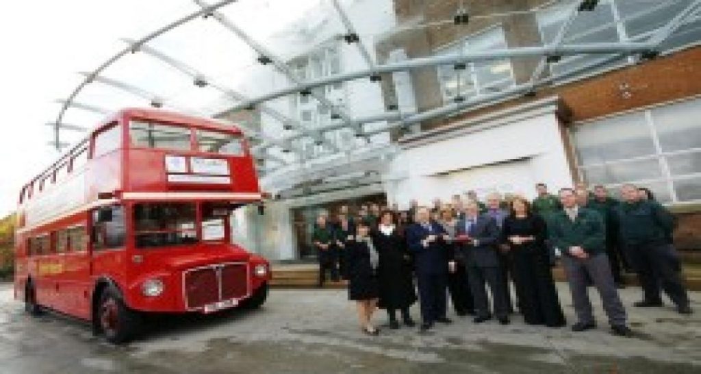 Un bus Bentley pour la bonne cause