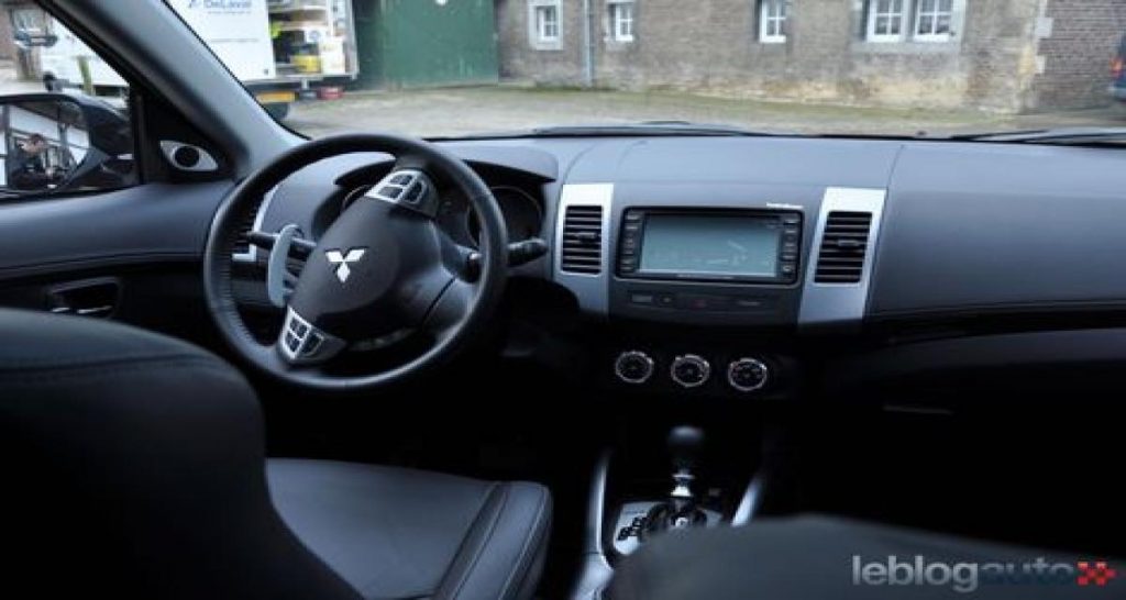 Essai Mitsubishi Outlander : pied à terre (2/3)