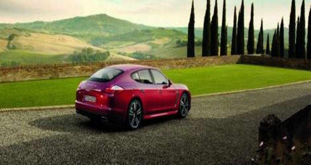 Porsche Panamera et Panamera 4 : la vidéo