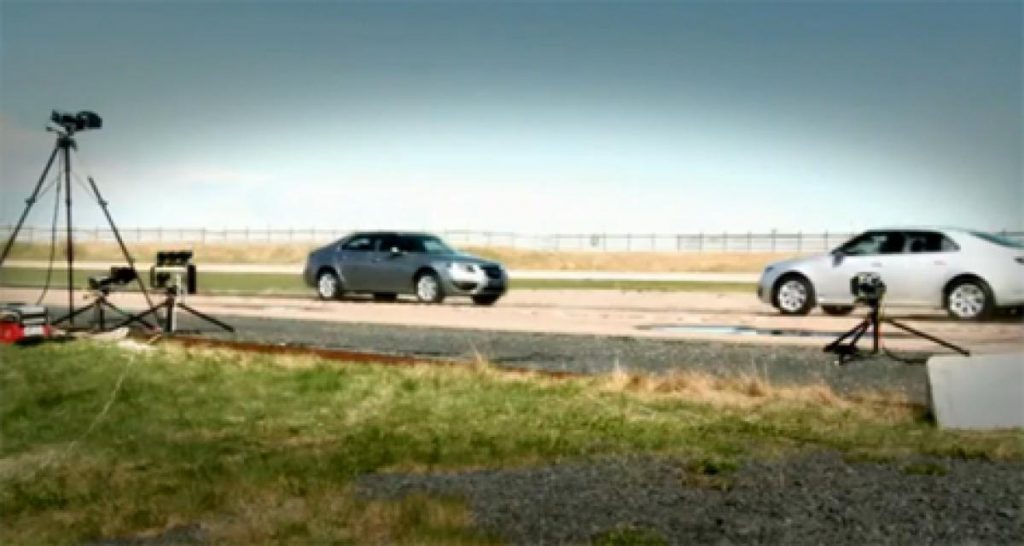 Le crash-test « maison » de la Saab 9-5 (vidéo)