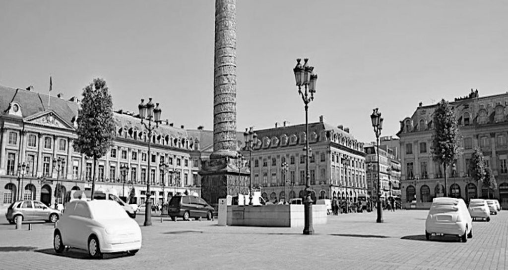 Des sculptures de Fiat 500 Place Vendôme