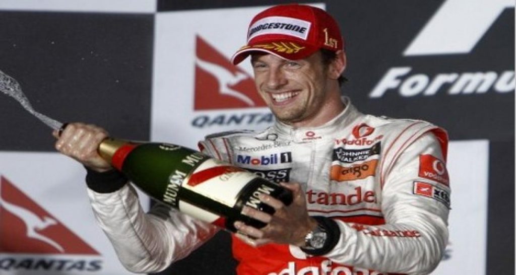 Jenson Button décoré par la Reine