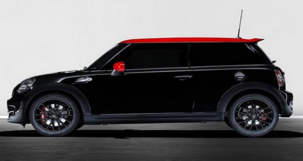 La nouvelle Mini John Cooper Works s’habille en rouge et noir