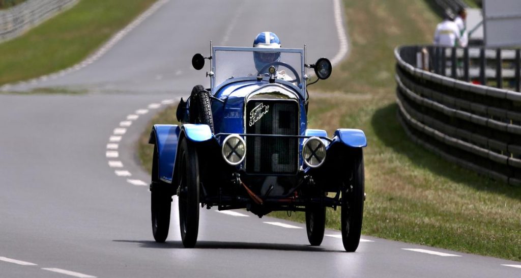 Une Ford T Montier et une RS500 au Mans Classic