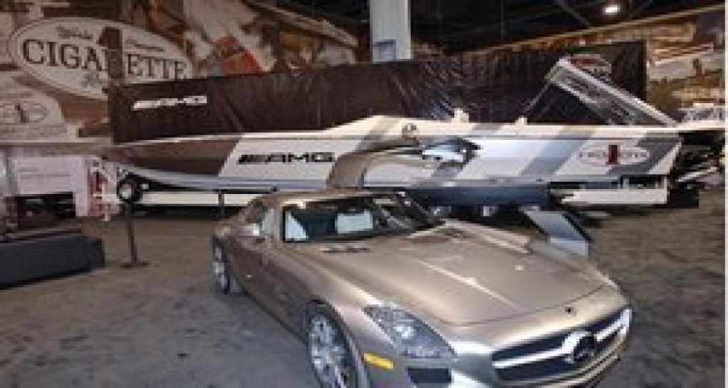 C’est de saison : offrez-vous le off-shore Cigarette Racing inspiré par la SLS AMG