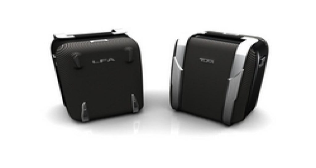 De l’art de mettre une valise en Lexus LFA
