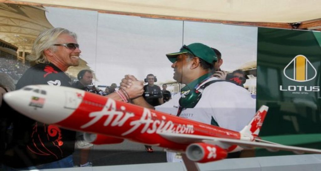 F1 : Richard Branson en hôtesse de l’air … c’est pour le 21 février 2011