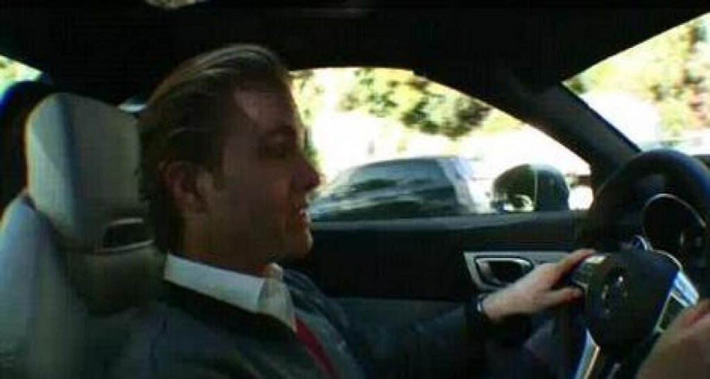Vidéo : Nico Rosberg découvre la Mercedes SLK