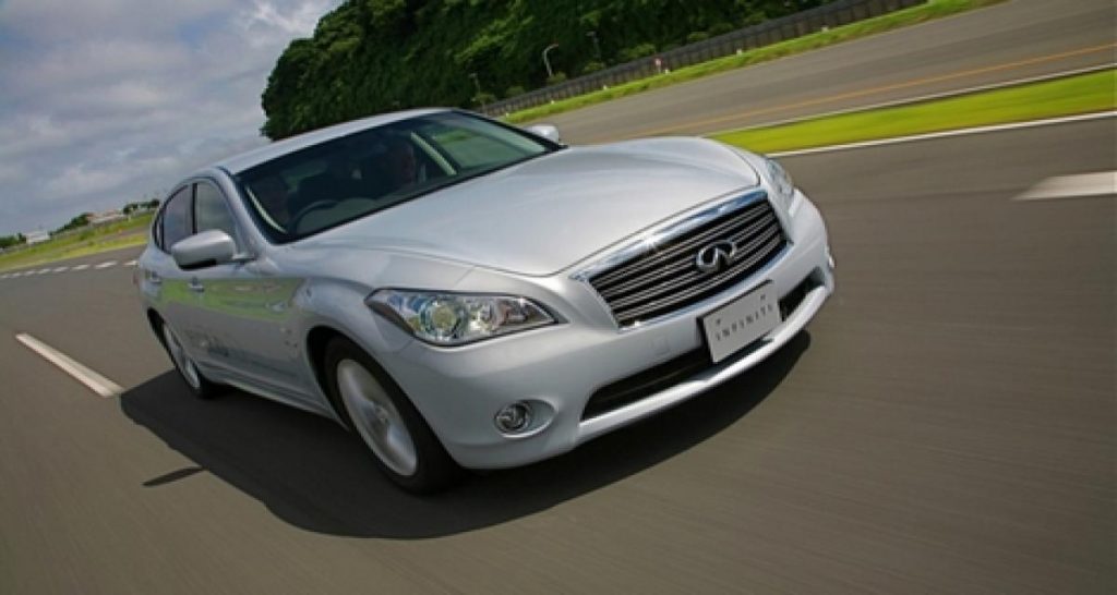 Infiniti M35h : 364 ch, 250 km/h, 7 l/100 km et 162 g/km de CO2