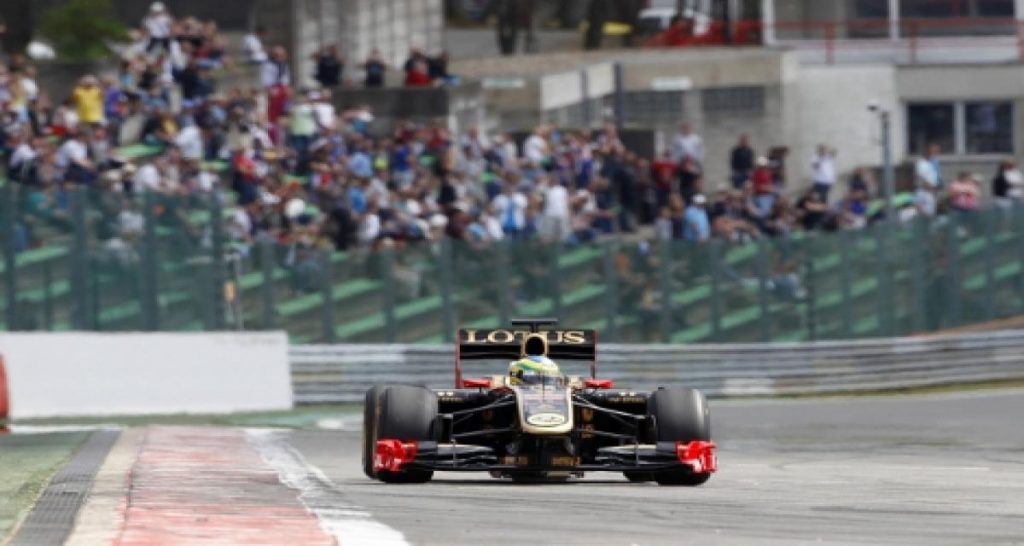 Senna au volant d’une Lotus Renault à Spa, 26 ans après