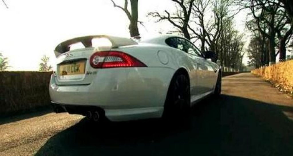 Régal auditif : la Jaguar XKR-S à Goodwood