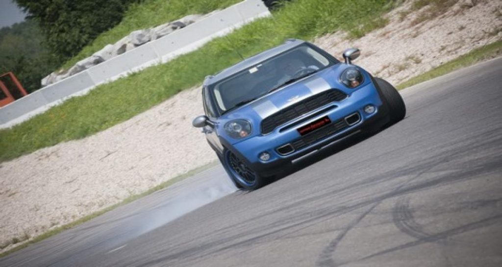 Viva Italia : la Mini Countryman 150e anniversaire par Romeo Ferraris