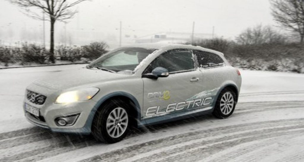 Froid, pluie, soufflerie, etc : la Volvo C30 électrique à l’épreuve (vidéo)