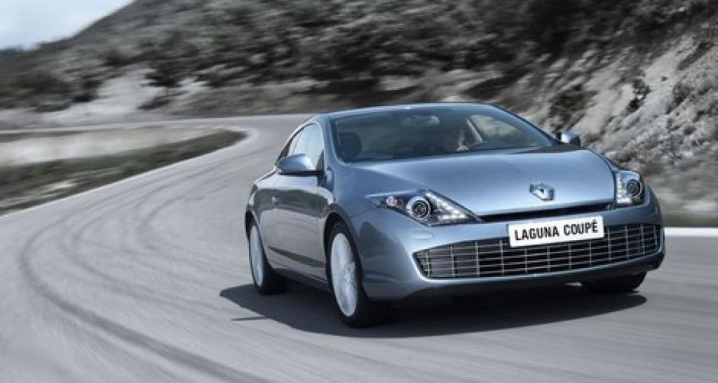 Bologne 2011 : timide lifting pour la Renault Laguna Coupé