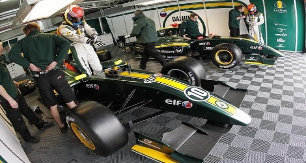Caterham en FR3.5 et en karting