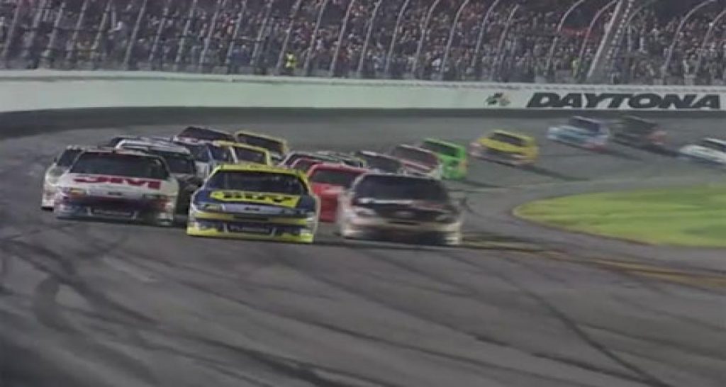 Kenseth gagne le Daytona 500, Montoya met le feu