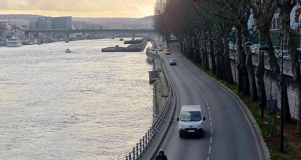 Fermeture des voies sur berge : « 40 millions d’automobilistes » sonne la révolte