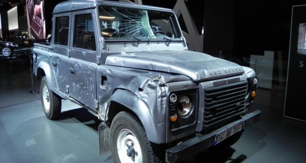 Paris 2012 live: Land Rover Defender Double Cab pick-up « Skyfall »
