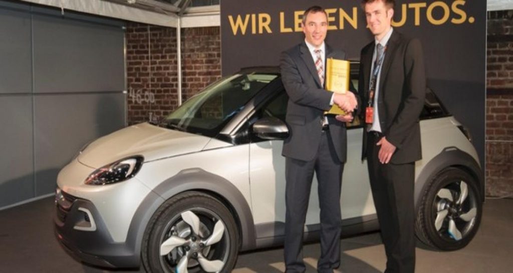 Pluie de prix pour Opel