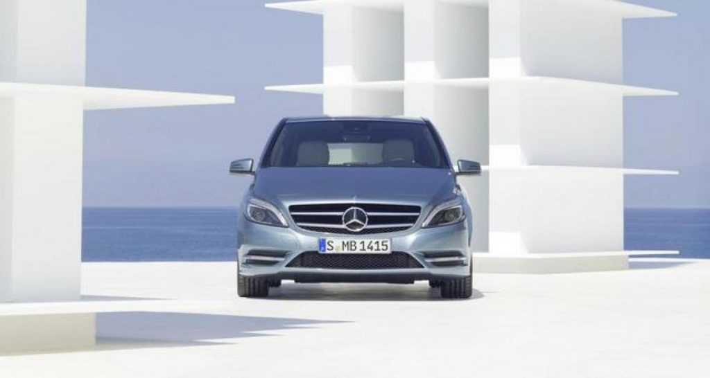 Paris 2014 : Mercedes Classe B restylée dans les tuyaux