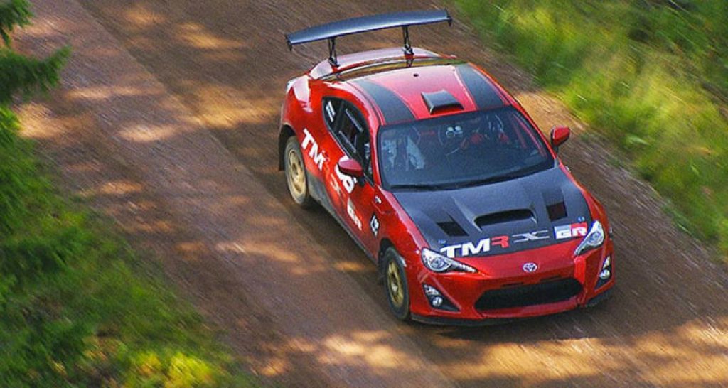 Tommi Makinen, Akio Toyoda et une Toyota GT86 4WD au rallye de Finlande. Pardon ?