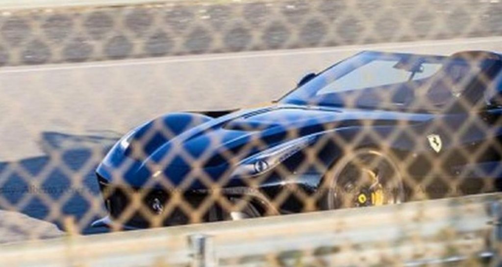 La Ferrari F12 TRS se dédouble