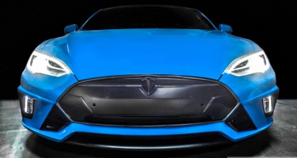 Unplugged Performance carbonise la Tesla S