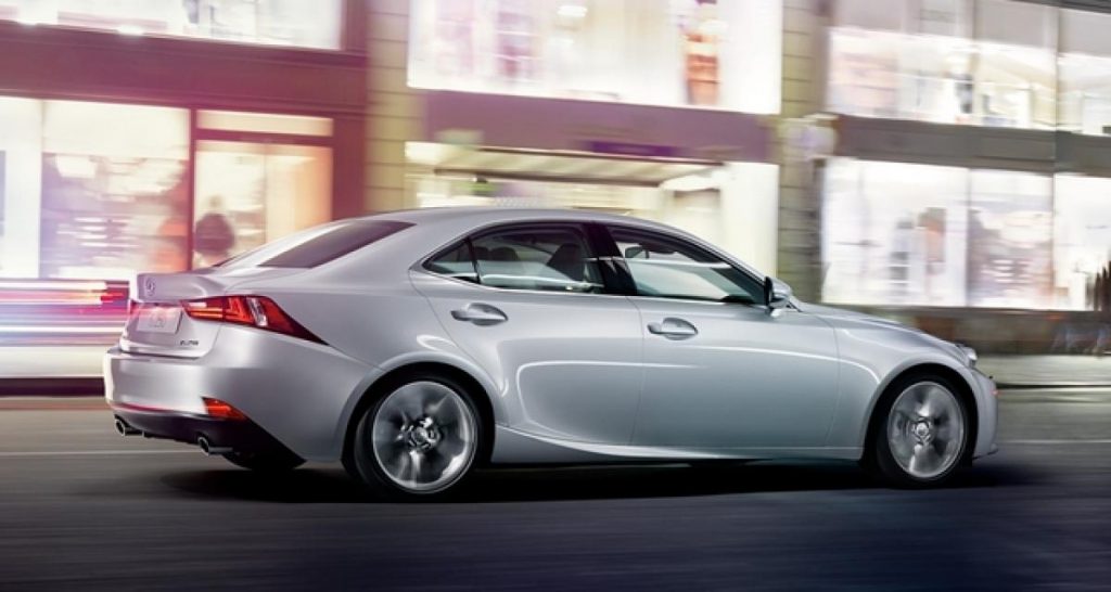 Menues nouveautés pour la Lexus IS