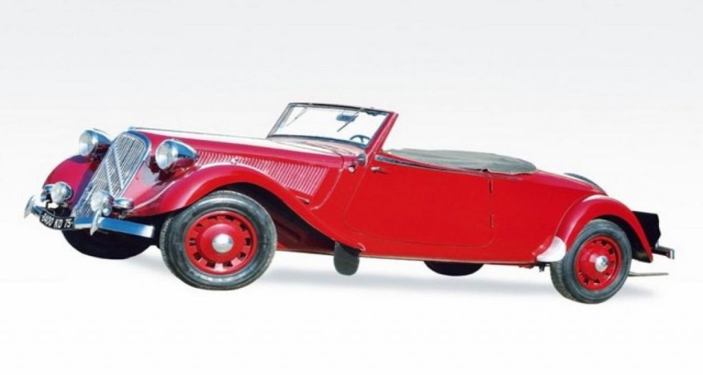 Une Citroën Traction cabriolet de 1939 adjugée 612400 euros