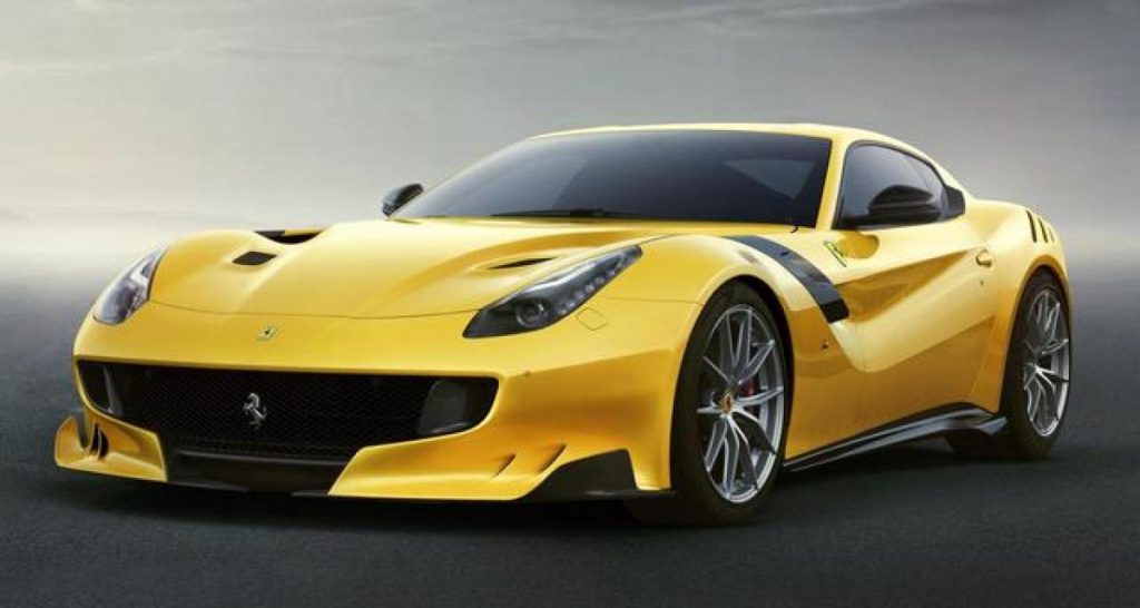 La Ferrari F12tdf sous deux angles inédits