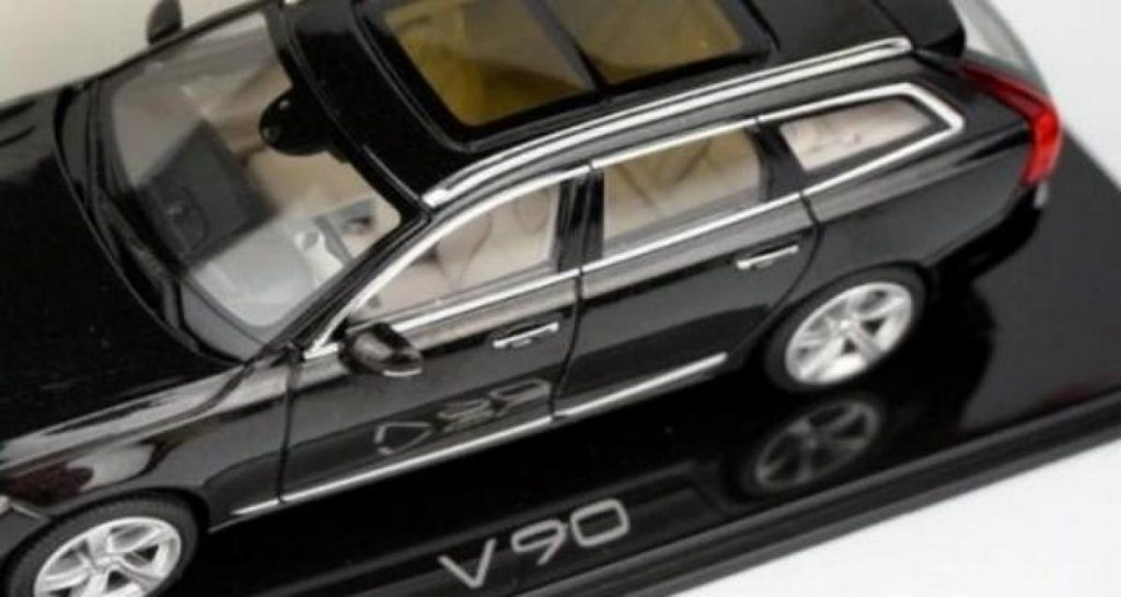 Le break Volvo V90 prend la fuite