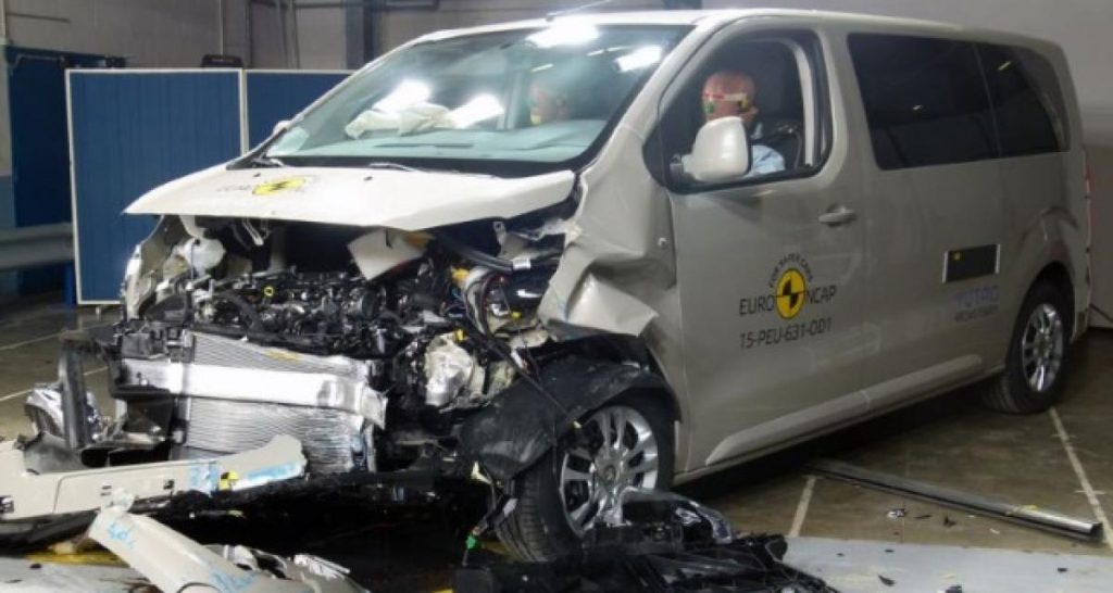 Peugeot Traveller / Citroën Spacetourer / Toyota Proace : fourgons 5 étoiles