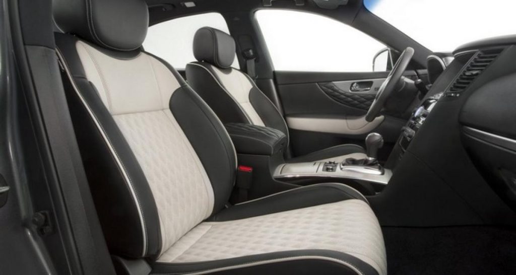 New York 2016 : Infiniti QX70 Limited