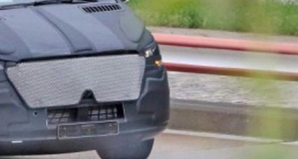 Le futur Mercedes Sprinter surpris