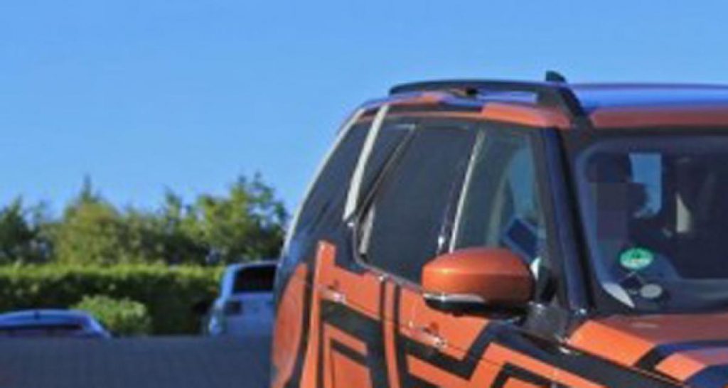 Le Land Rover Discovery nouveau nu