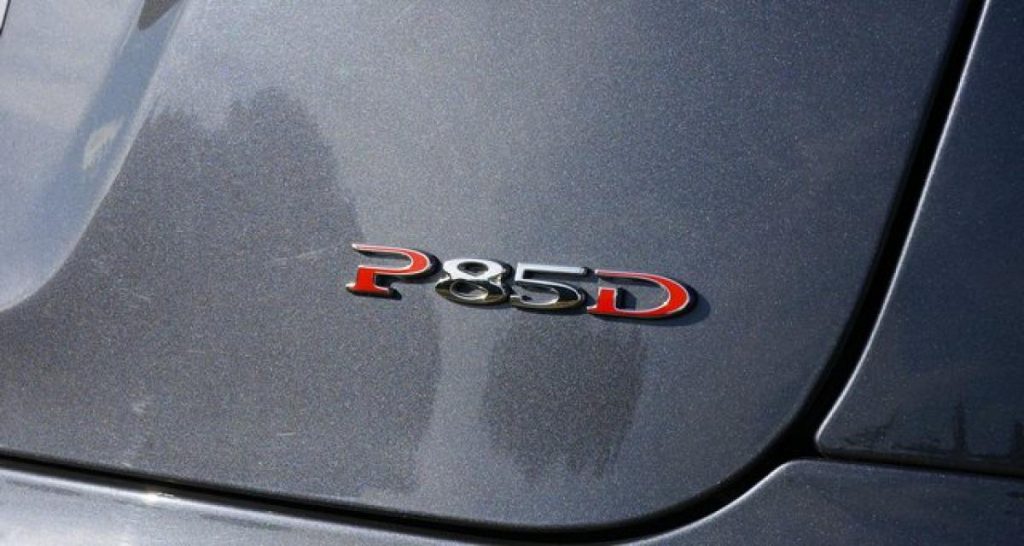S’estimant trompés sur la marchandise, plus de cent propriétaires norvégiens d’une Model S P85D attaquent