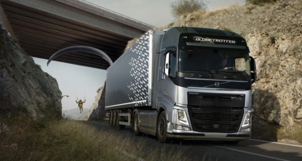Le camion et le parapente