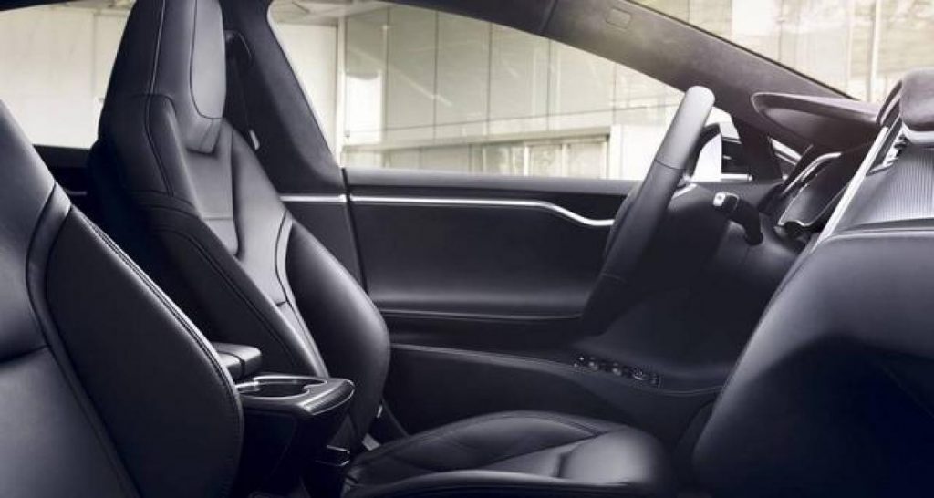 Tesla : l’environnement intérieur avec une pointe de Volvo