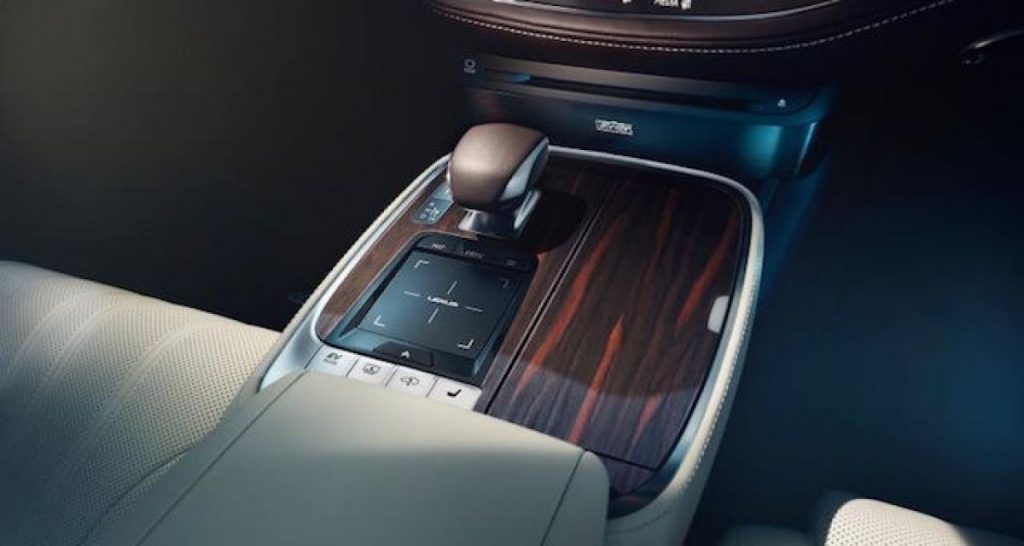 Lexus LS hybride confirmée par inadvertance
