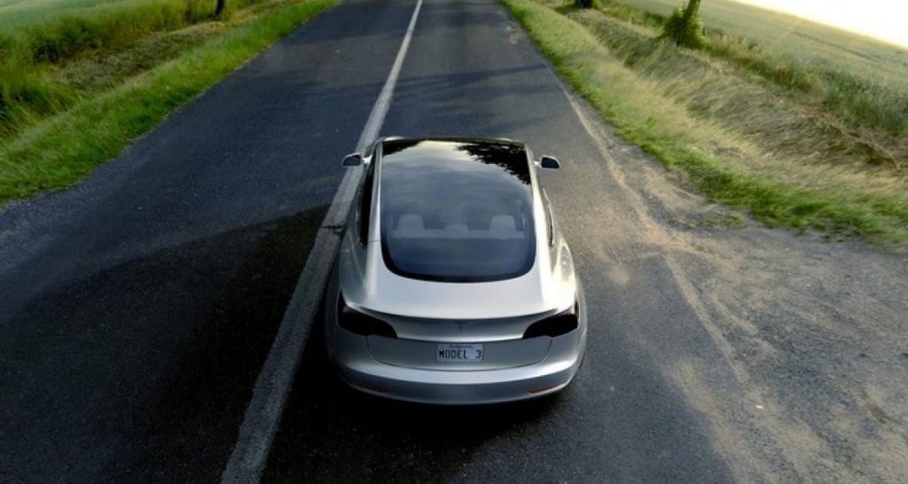 Elon Musk trop proche de Donald Trump et des clients qui annulent leur commande ?