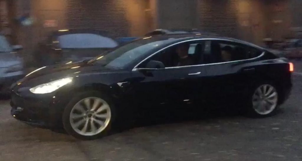 Première vidéo de la Tesla Model 3