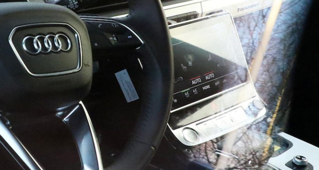 Spyshots : l’Audi Q8 aura moins de boutons et plus d’écrans