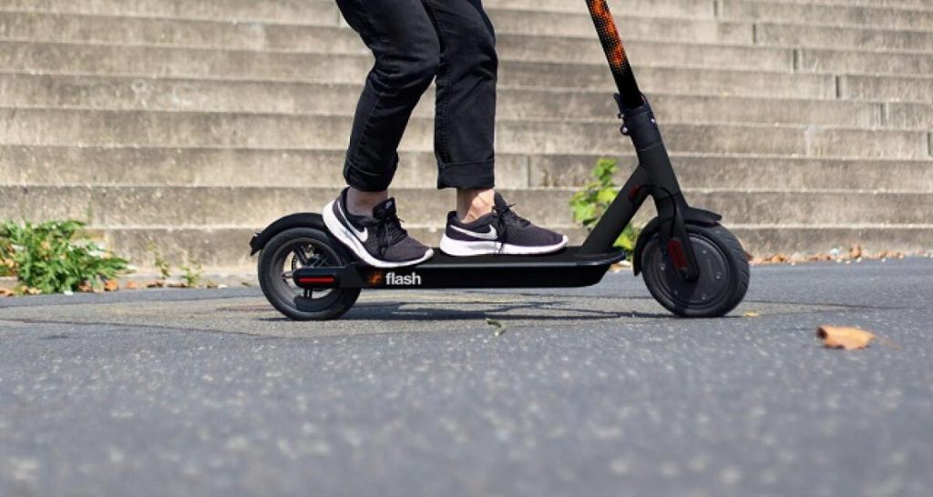 Flash : service partagé de trottinettes électriques à Paris