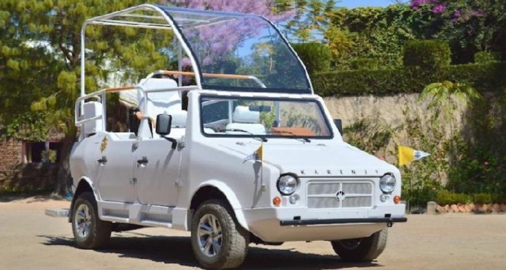 A Madagascar, François circulera en « papamobile » locale!